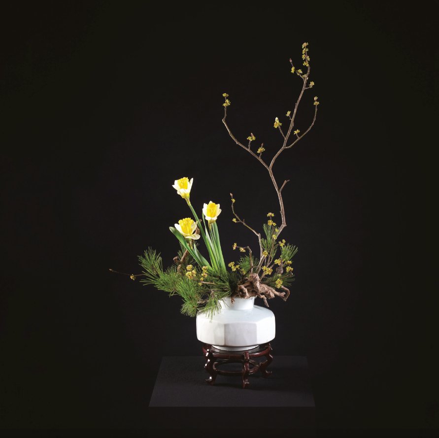 Cocoji: Traditional Korean Flower Arrangement - FlowerBox