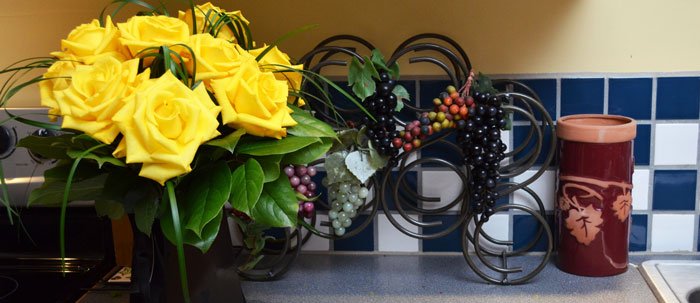 Black Grab & Go with Yellow Roses - FlowerBox