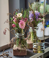 Load image into Gallery viewer, Floral Wire Workshop: Florists&#39; Techniques for Every Season (PRE-ORDER - Ships October 2023) - FlowerBox
